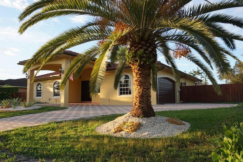 New Luxury Vacation Dream Rental- Sleeps 15! Маями Екстериор снимка