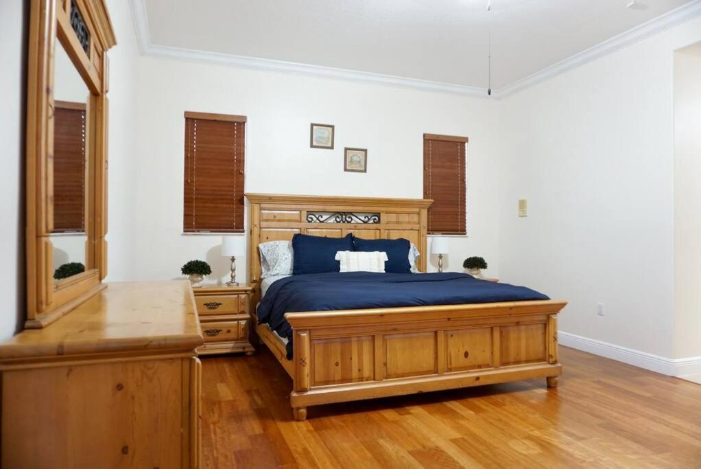 New Luxury Vacation Dream Rental- Sleeps 15! Маями Екстериор снимка