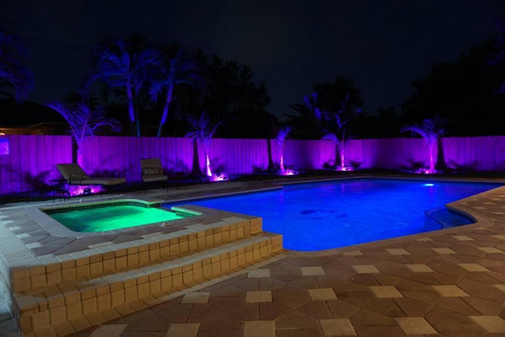 New Luxury Vacation Dream Rental- Sleeps 15! Маями Екстериор снимка