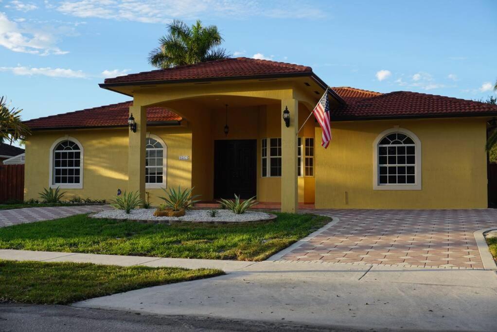 New Luxury Vacation Dream Rental- Sleeps 15! Маями Екстериор снимка