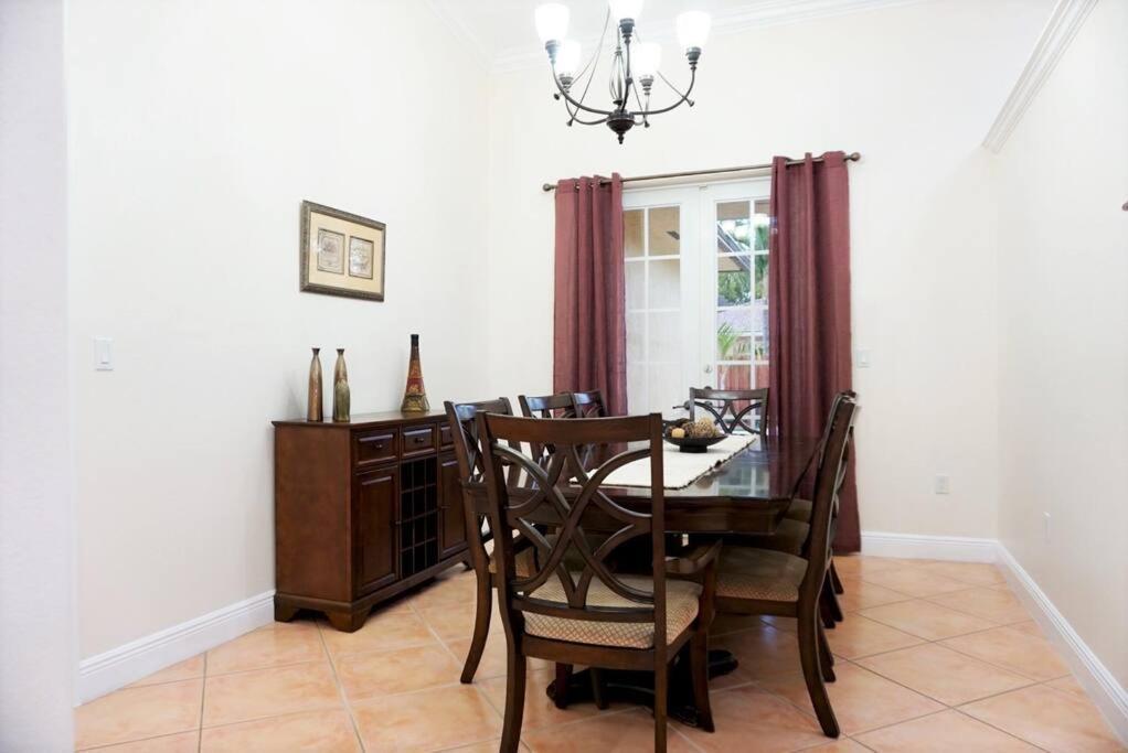 New Luxury Vacation Dream Rental- Sleeps 15! Маями Екстериор снимка