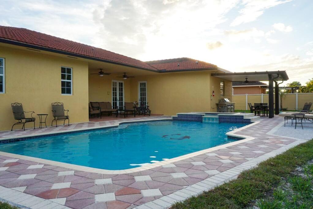 New Luxury Vacation Dream Rental- Sleeps 15! Маями Екстериор снимка
